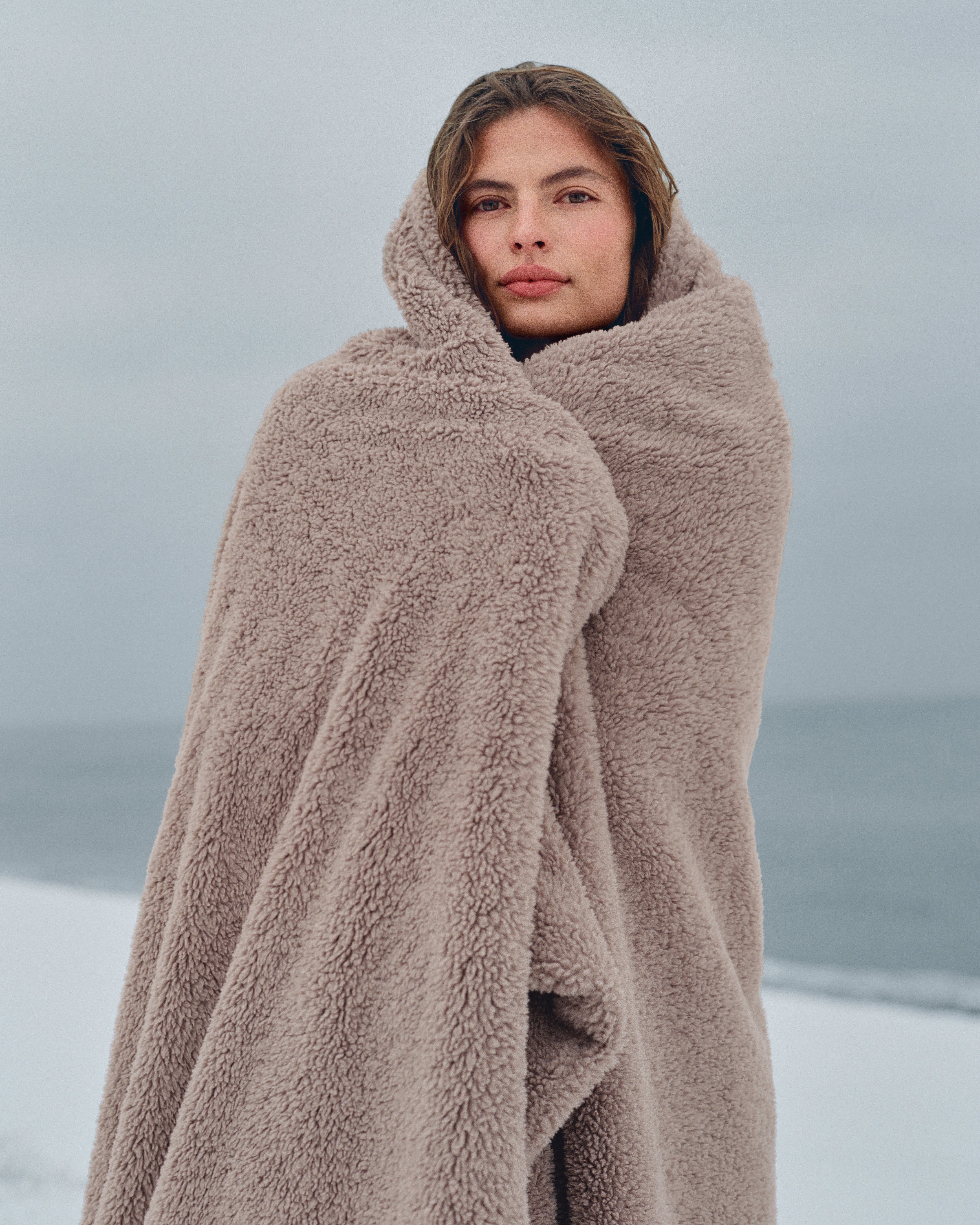 Faux Fur Throw Blanket - Warm Grey
