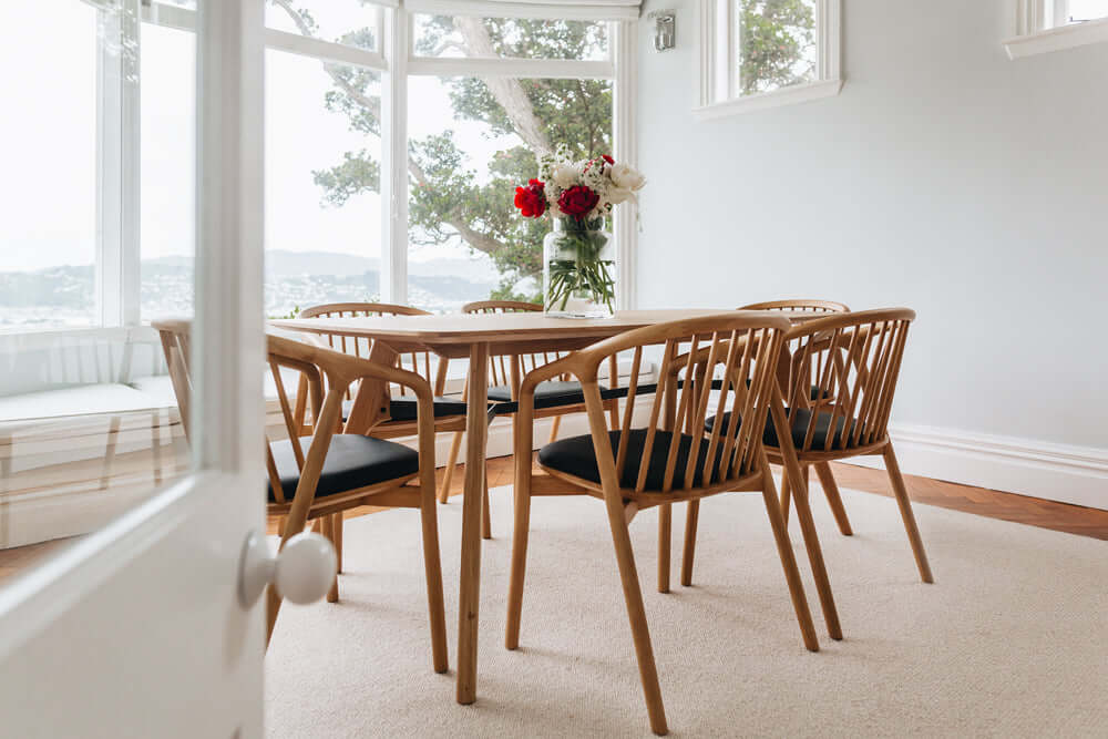 Flow Extension Dining Table