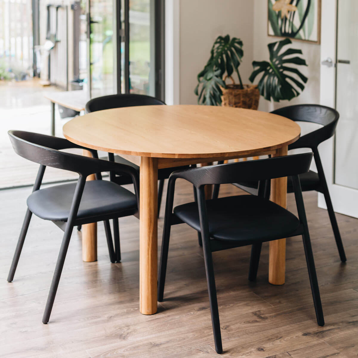 Oliver Round Dining Table
