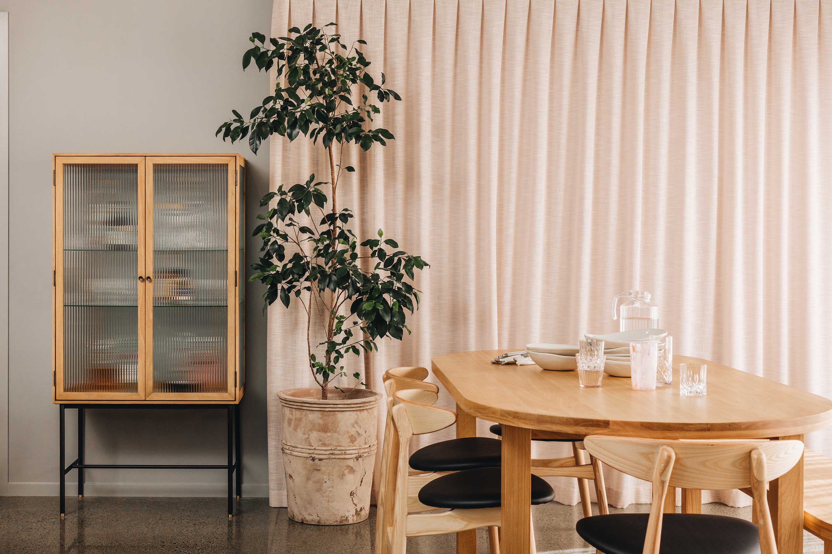 Arc Dining Table
