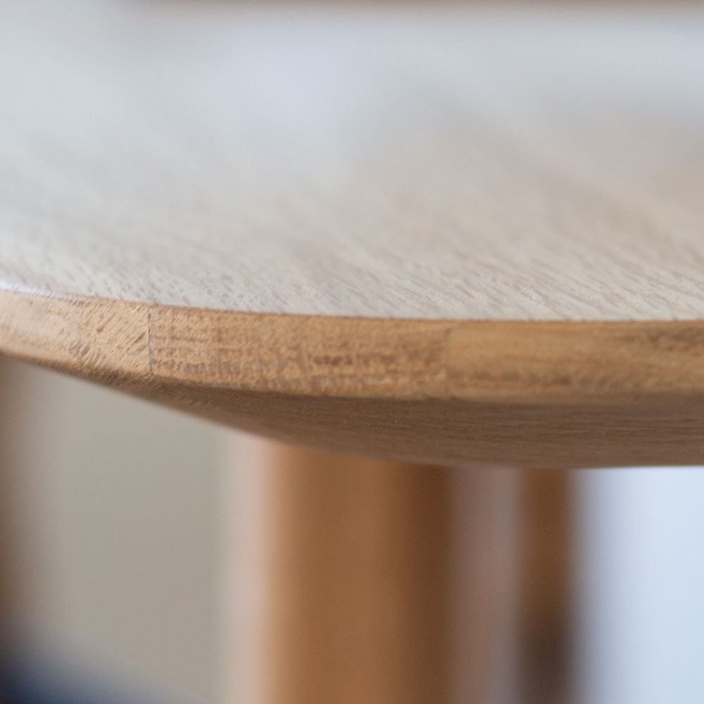 Flow Medium Dining Table