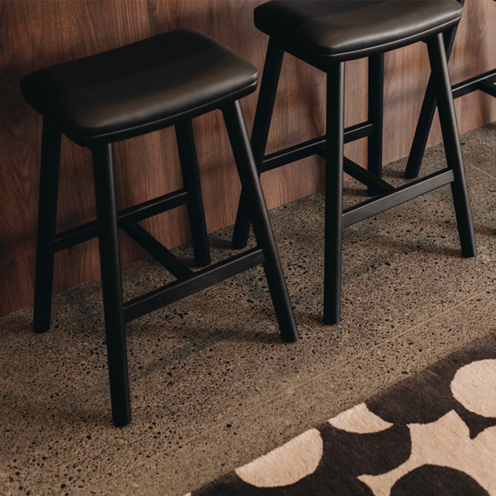 Hue Bar Stool - Black Oak