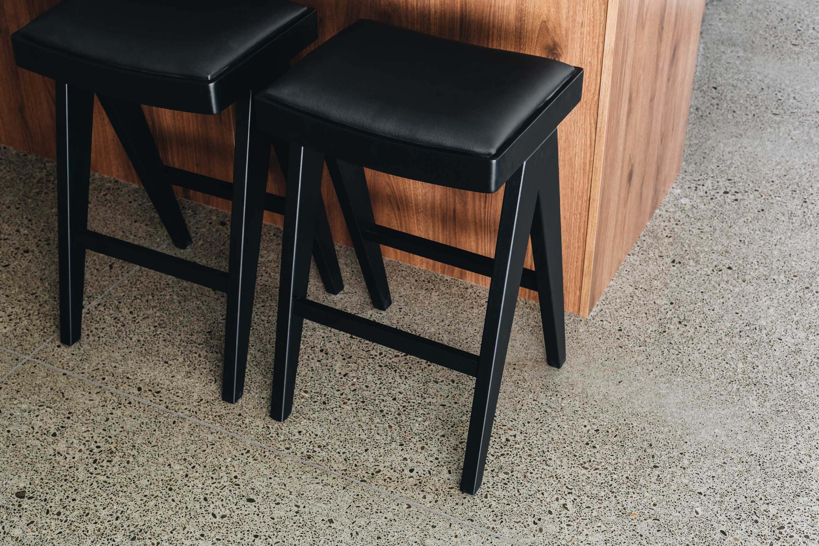 Palma Bar Stool - Black Oak / PU